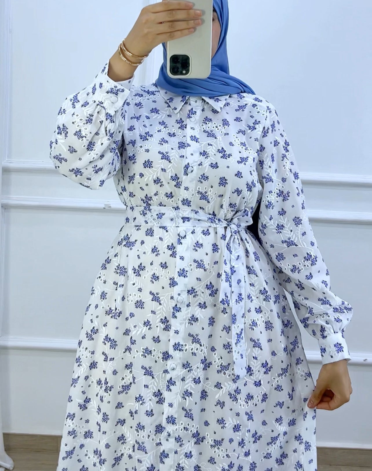 Robe  Whiteflower-blue