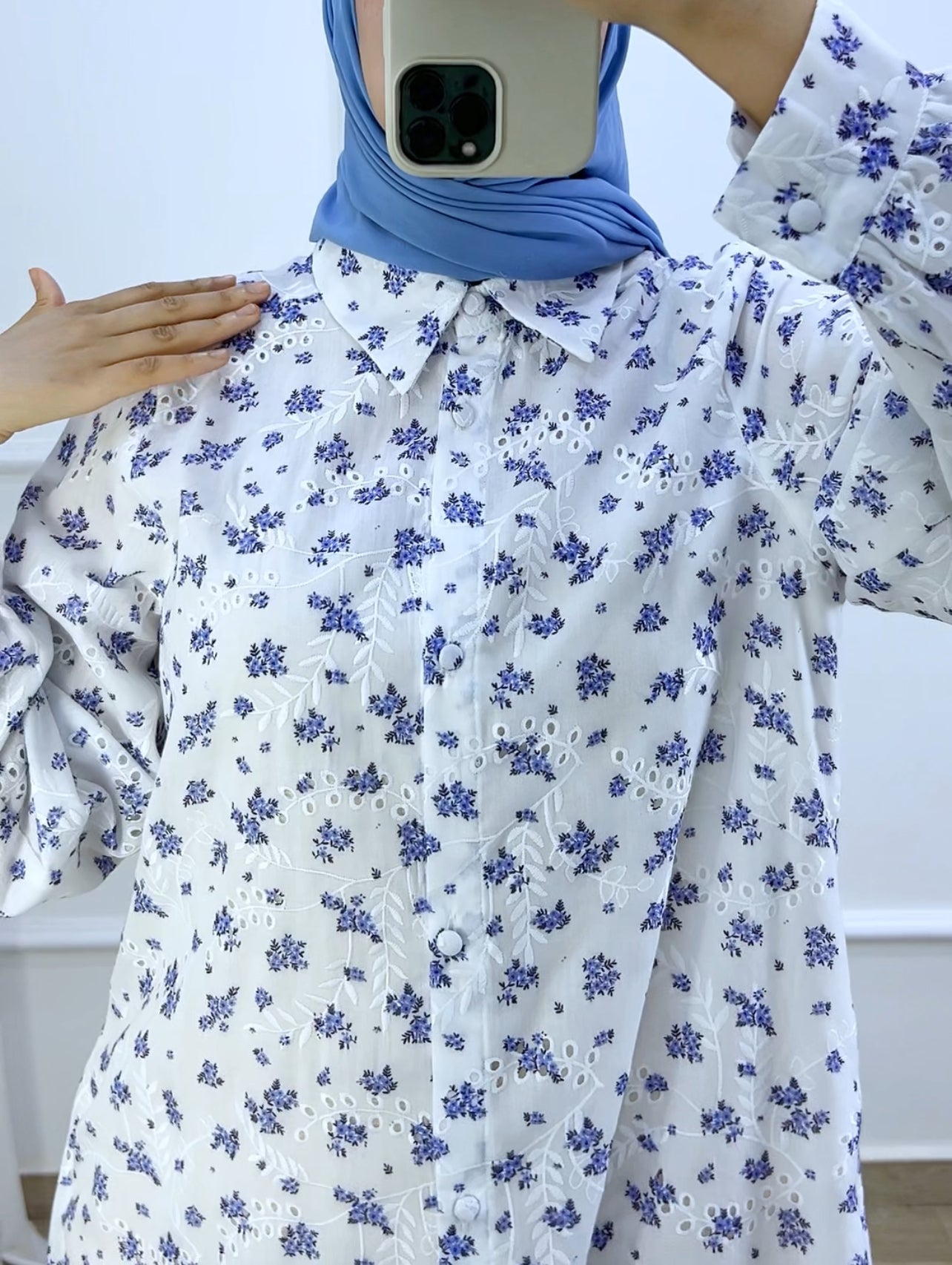 Robe  Whiteflower-blue
