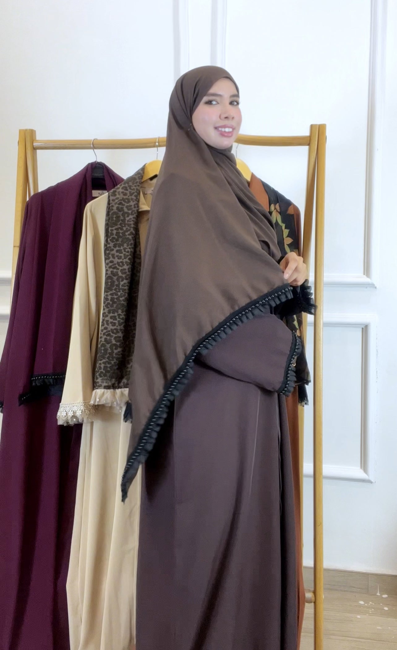 Abaya misk marron avec chale